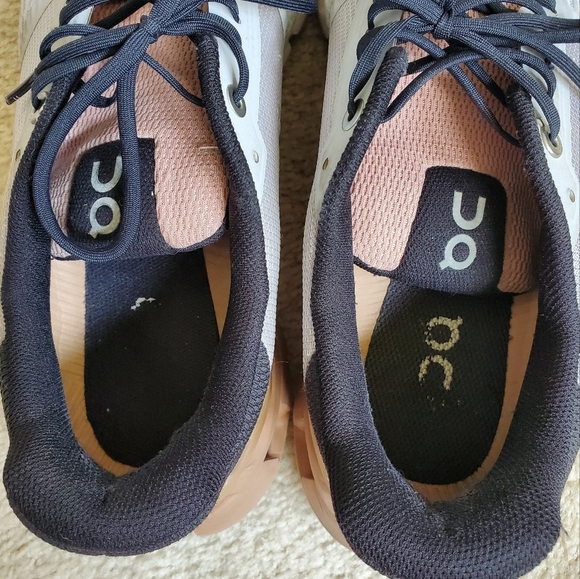 On Running Gray and Black Athletic Shoes with Mesh Upper. Size 10.5 - Picture 7 of 15